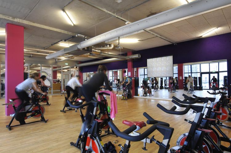 Spinning marathon steunt dove kinderen