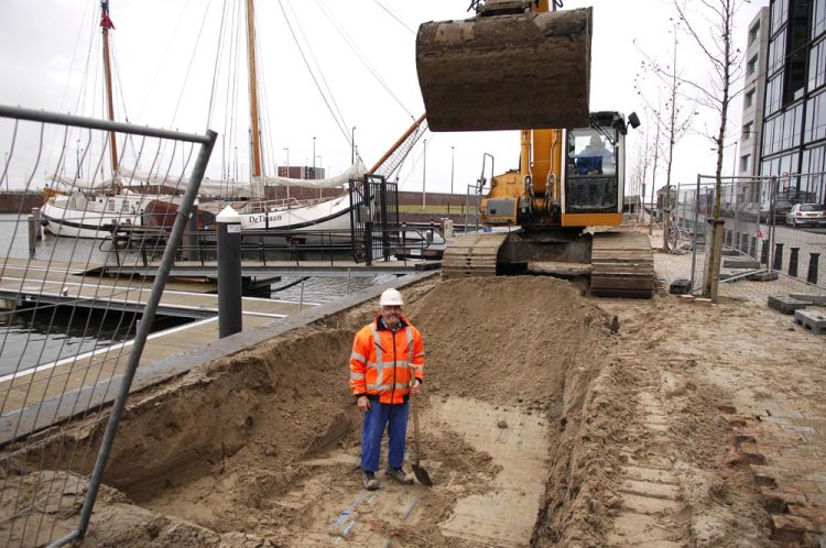 Kade verzakt, damwand geplaatst