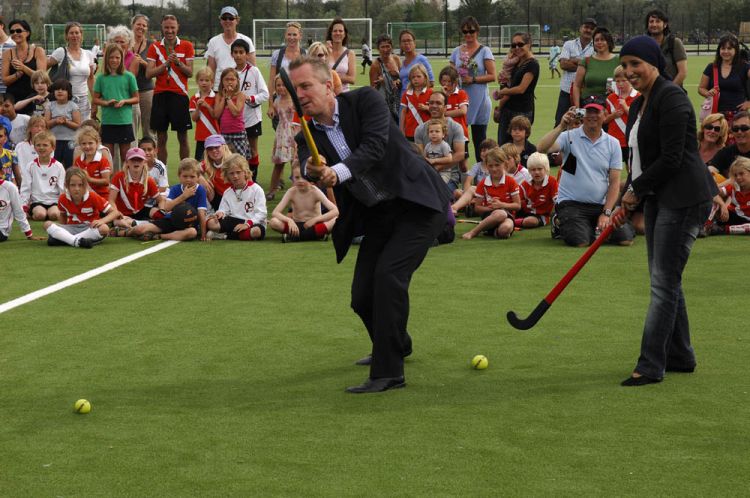 VOORLOPIG GEEN EXTRA VOETBAL- EN HOCKEYVELDEN