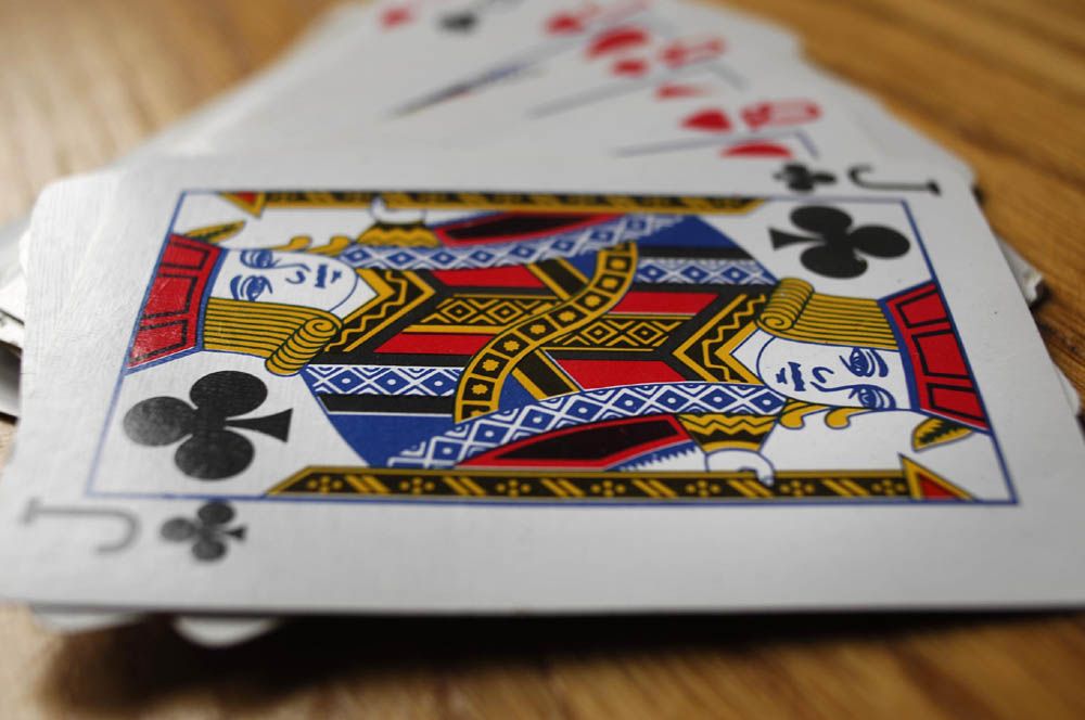 Maten gezocht voor potje klaverjassen of schaak