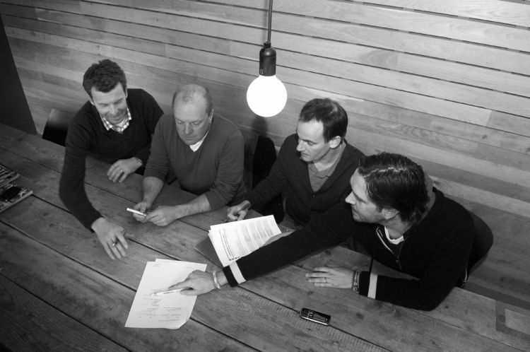 Tennisvereniging IJburg tekent huurcontract