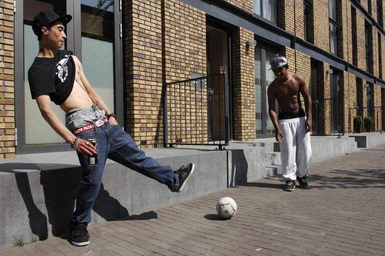 Guilliano (18): “Ik ken gewoon mensen”