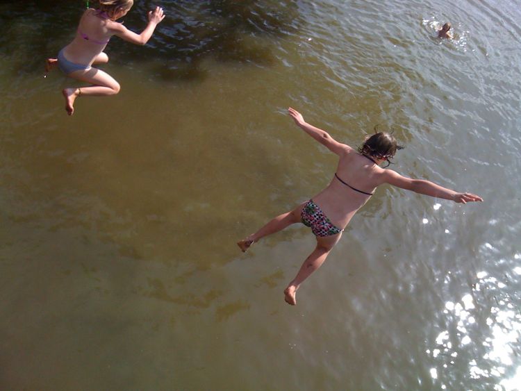 Springen van bruggen niet toegestaan