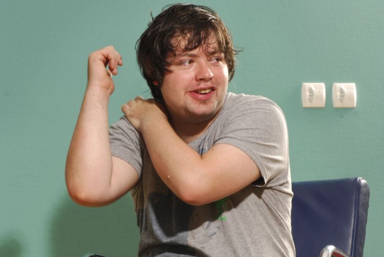 Alekos (26): “Ik ben tenminste nooit alleen”