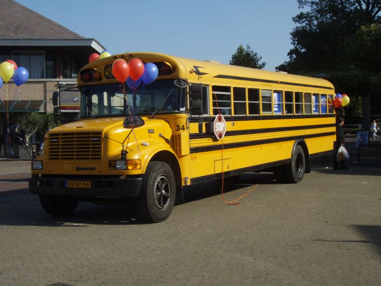 Rijdende kinderboekenwinkel op IJburg