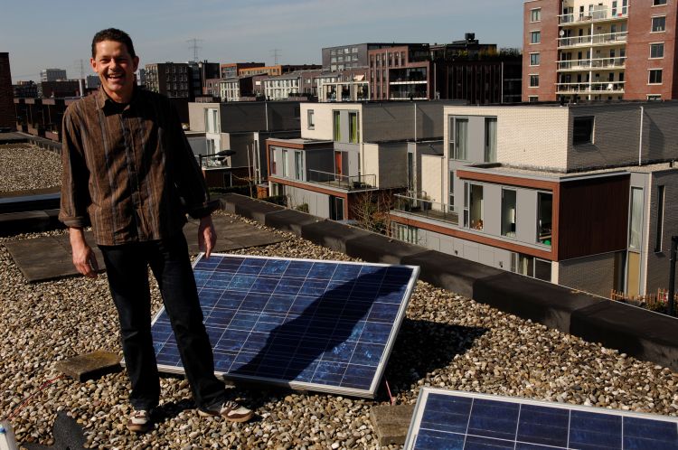 Avond over zonnepanelen