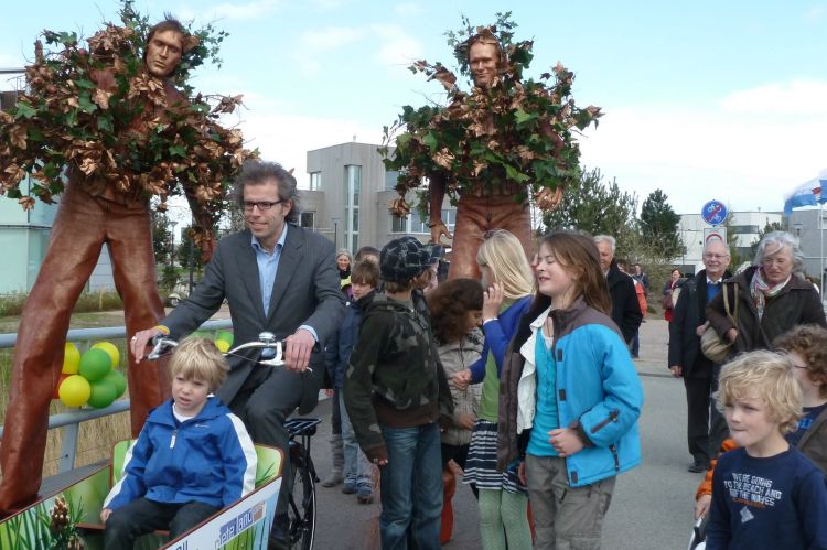 Fietsbrug Rieteiland Oost-Diemerpark is open