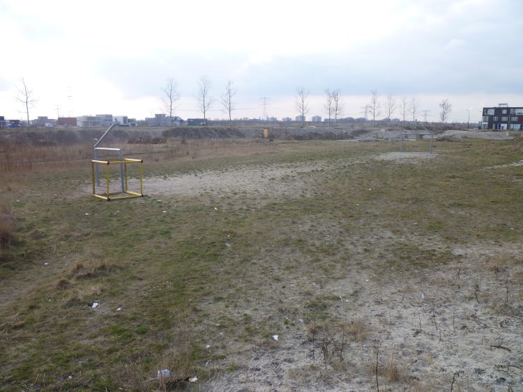 Nieuw kunstgrasveld op kavel 50, Rieteiland