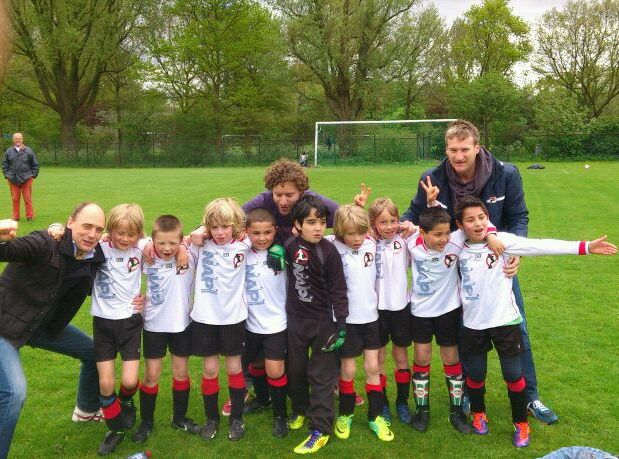 De vlag uit voor AFC IJburg F3