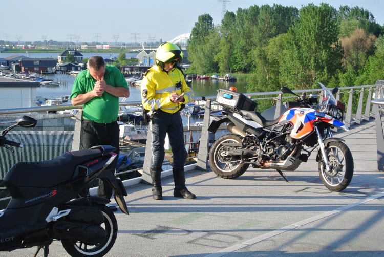Boete op de brug