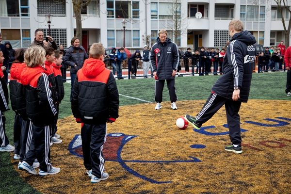 Atletiekbaan en Cruyff Court op Joubertplein