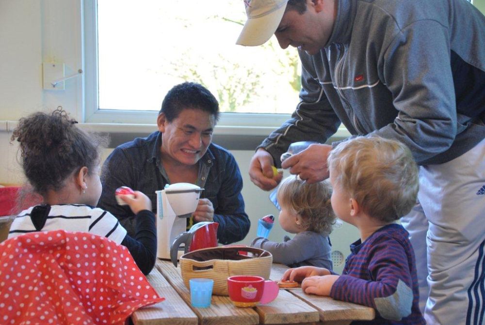 Denkbeeldige thee met koekjes