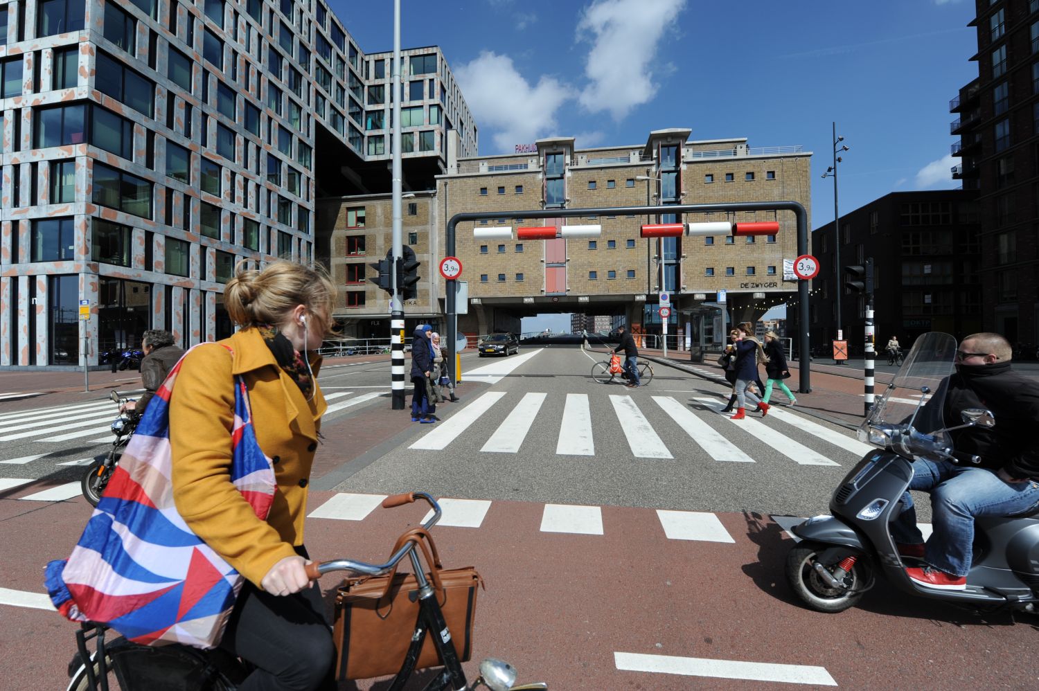 Pakhuis De Zwijger op laatste moment gered