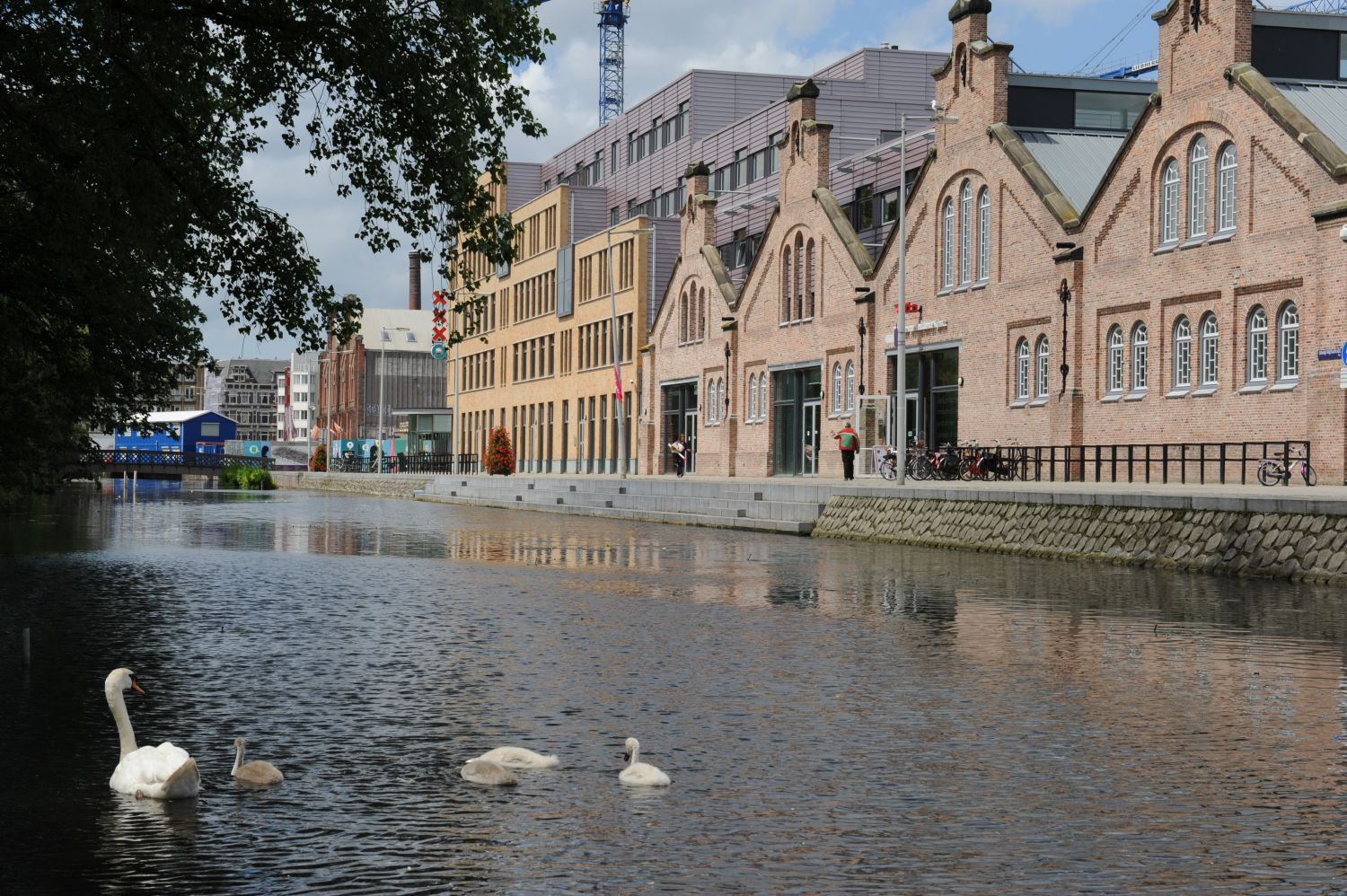 Ambachtslieden op markt bijeen