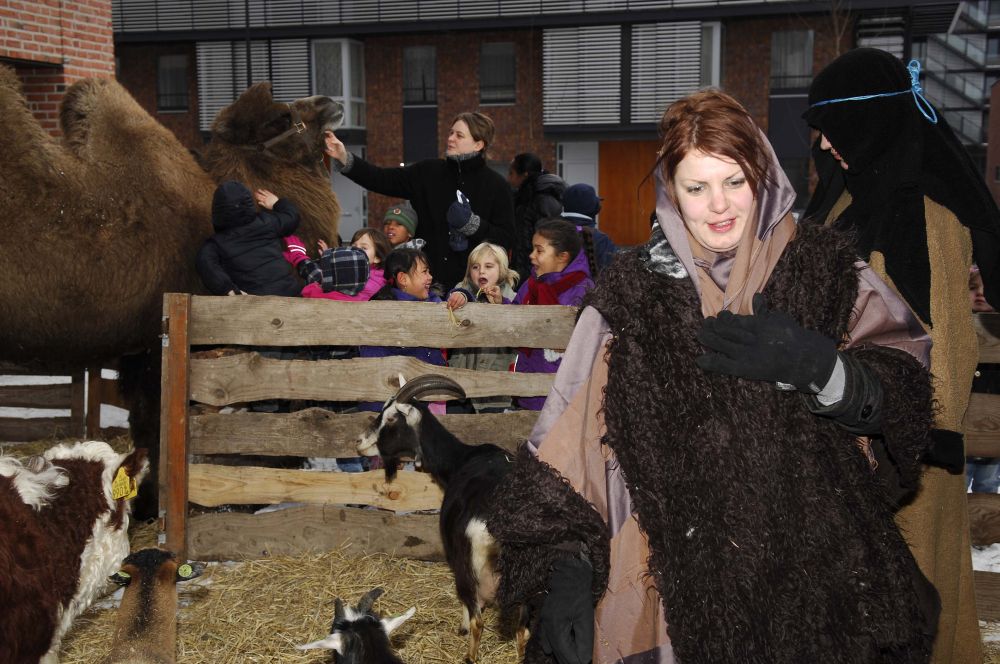 Kerstviering en levende kerststal