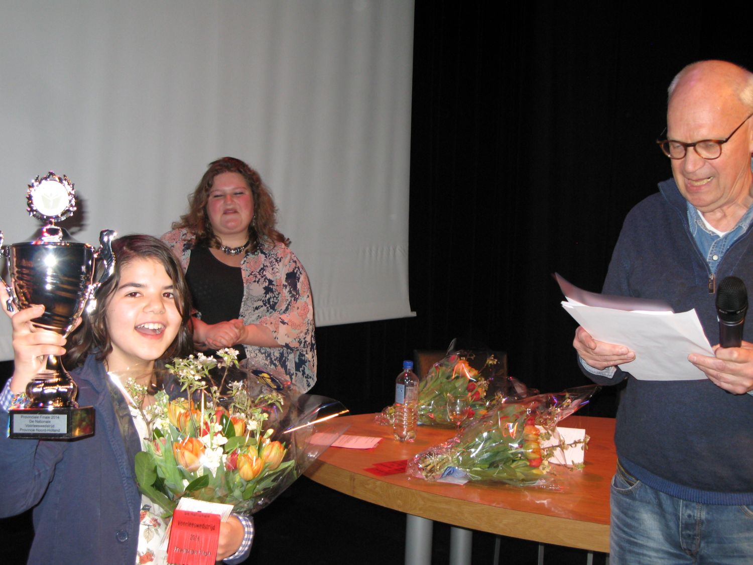 Jane Gözüm uit groep 7 wint voorleeswedstrijd Noord-Holland