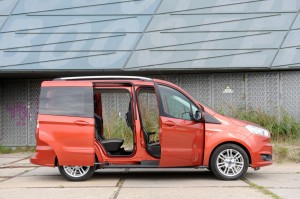 Ford Tourneo Courier 1.0 Ecoboost Titanium 2