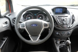 Ford Tourneo Courier 1.0 Ecoboost Titanium 3