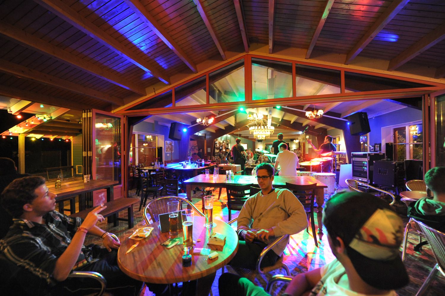 Café Camping Zeeburg opent met een feestje