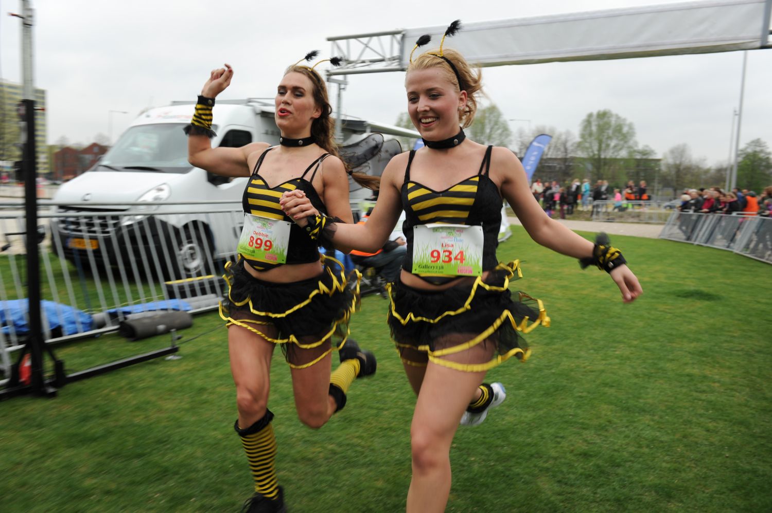 Hinder Nesciobrug tijdens Rokjesdagloop