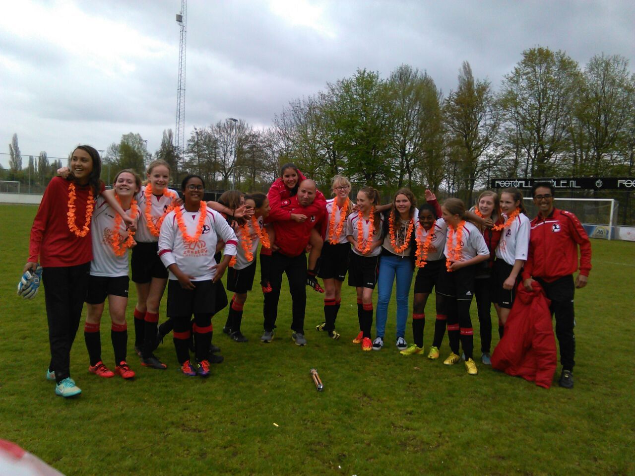 AFC IJburg zoekt voetbalmeiden