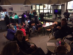 Voorbereidingen in het clubhuis Roecentrum Berlagebrug