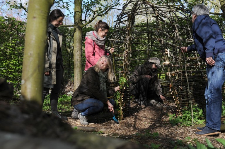 Een rivier van kruiden door Amsterdam Oost