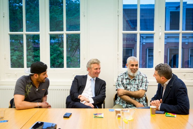Vaders met elkaar in debat over gezond opvoeden