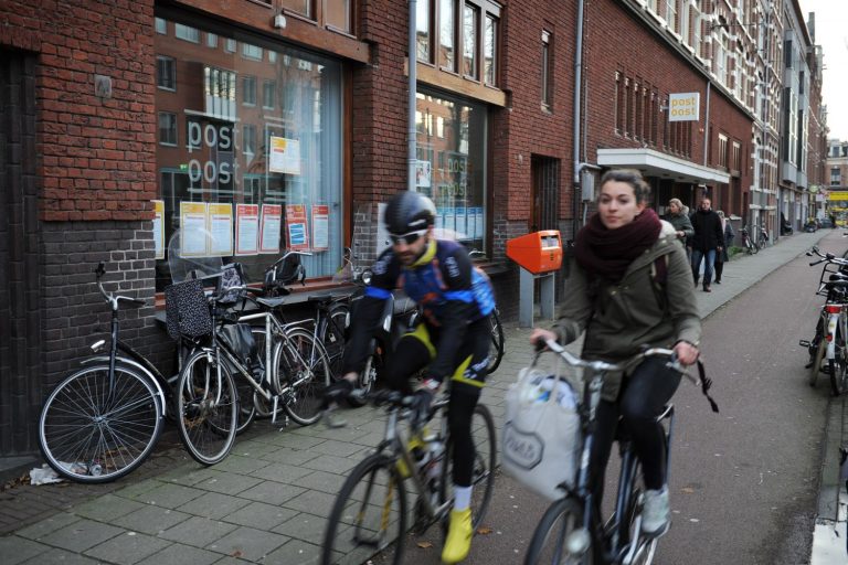 Oost Actief Bazaar, vrijwilligers- en activiteitenmarkt voor Oost