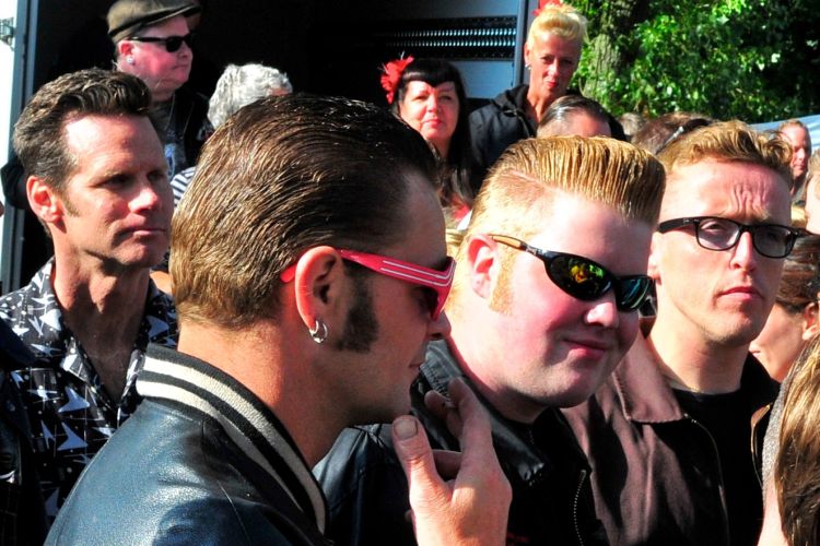 Rock & Roll D-Day op Zeeburgereiland, met bands, auto’s en markt terug naar de jaren vijftig