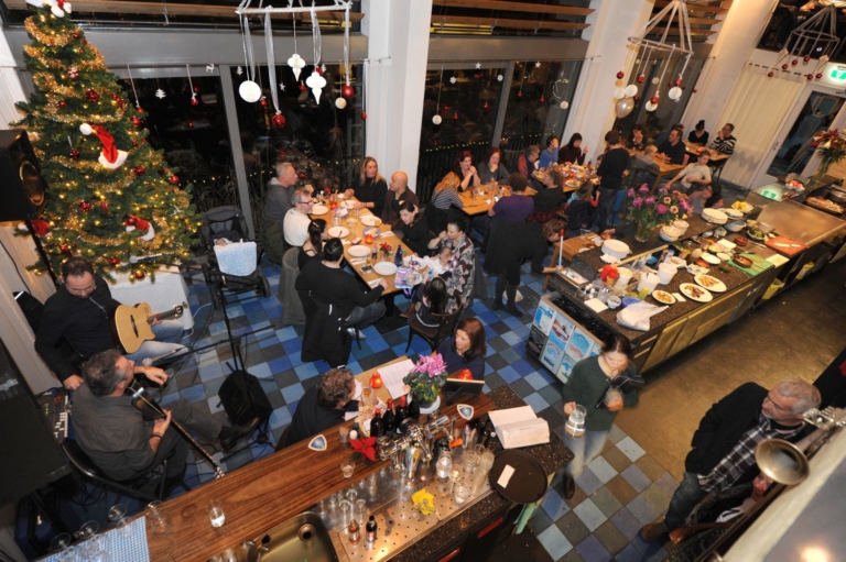 ‘We sluiten het jaar af met Griekse champagne’