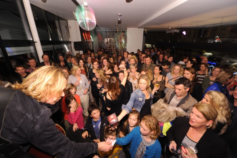 Vijfde editie IJburg4SeriousRequest, met bekende muzikanten