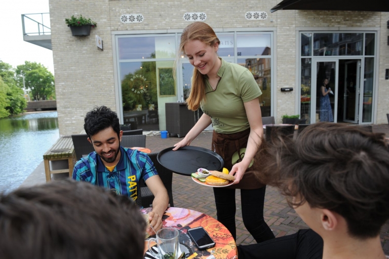 De zon schijnt! Terrasje pikken?