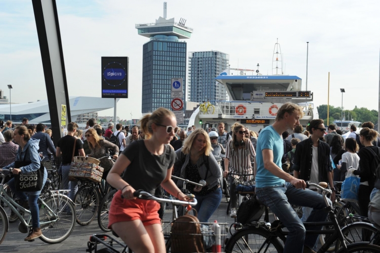 Stad zet in op twee bruggen over het IJ