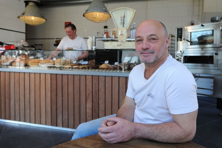 De Bakkersfiets bezorgt vers brood aan huis, ‘een relaxed begin van de dag’