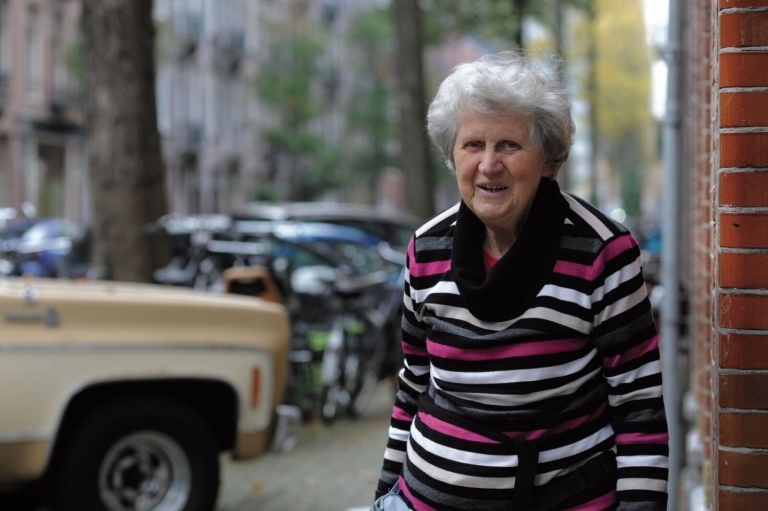 Lenie, spil van buurthuiskamer Oase