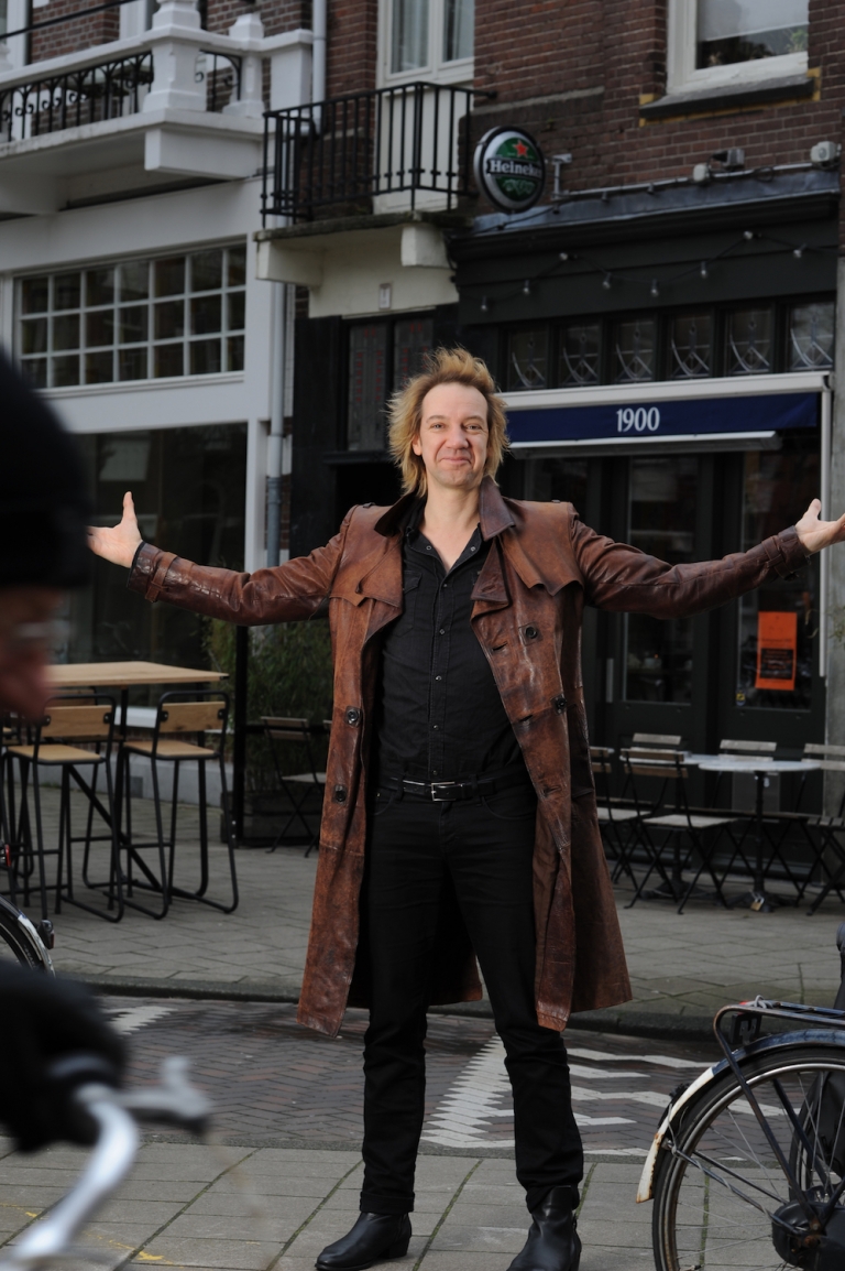 ‘Ook in absurde verhalen zit waarheid’