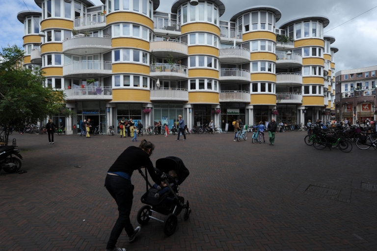 ‘Mijn dochters knijpen ertussenuit om er te shoppen’