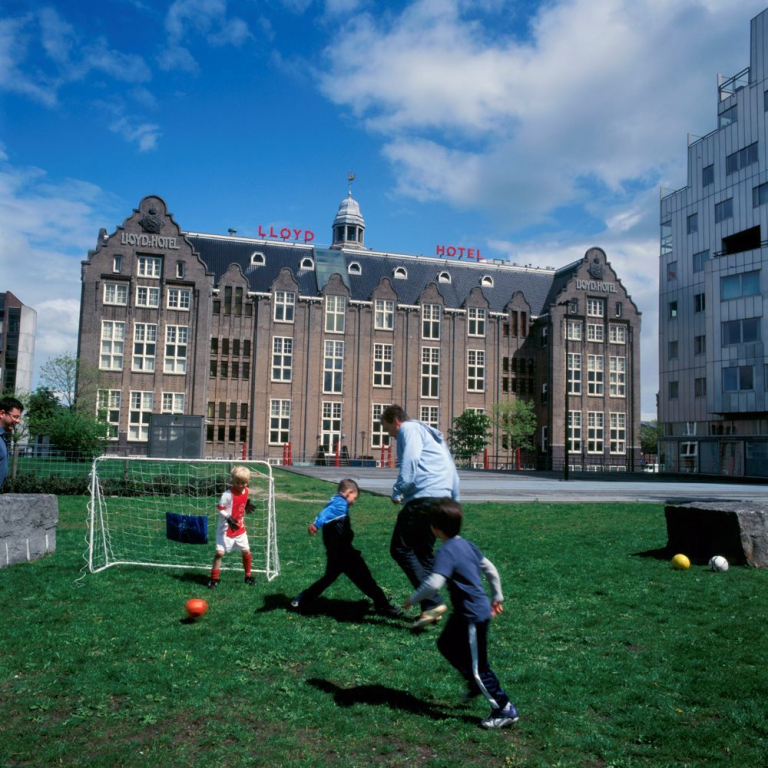Familie Lunch Lloyd Hotel op 10 februari