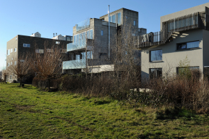 A-Huis , Steigereiland: ‘Hij is bereid eigenzinnige raampjes te maken’ *****