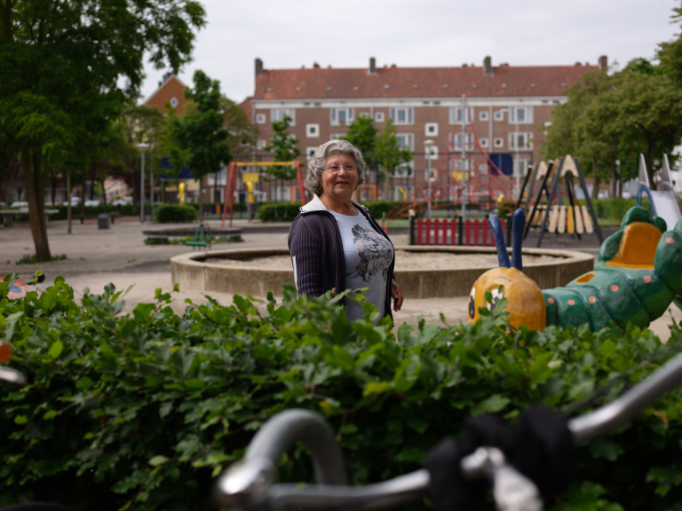 De speeltuin aan de Joubertstraat, en hopelijk een naam voor het pleintje