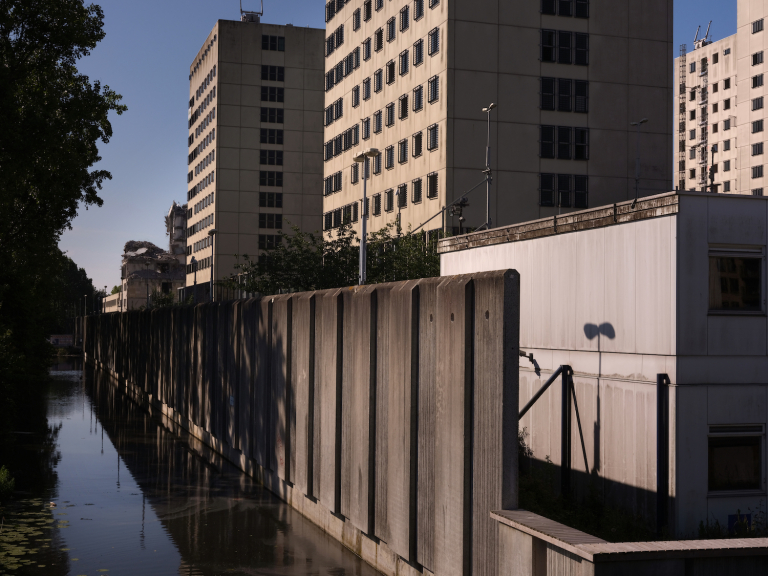 Eerste torens Bijlmerbajes gesloopt