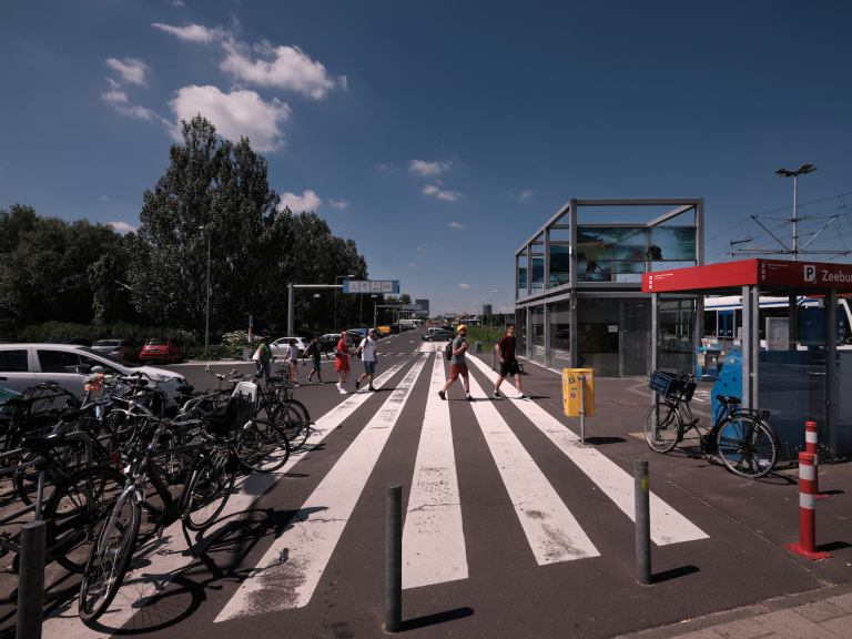 Verdeelde meningen over Startblok Zeeburg, ‘mijn zoon moet 1100 euro huur betalen’