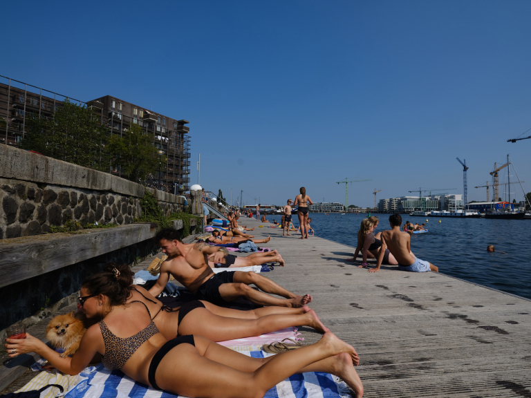 Oostelijk Havengebied: zwemmen wel/niet toegestaan. Van wie is het water?
