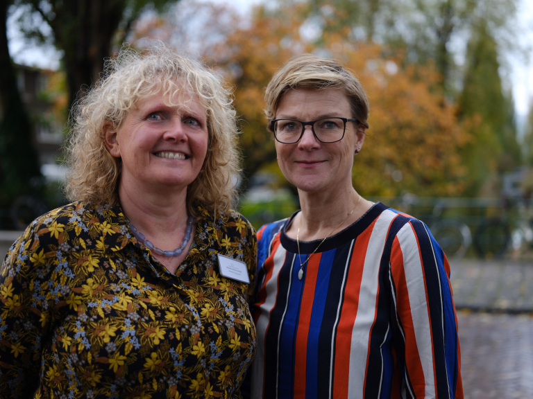 Mantelzorgcoach ondersteunt familie bij stap naar verpleeghuis: ‘Dat je gezien wordt is ontzettend belangrijk’