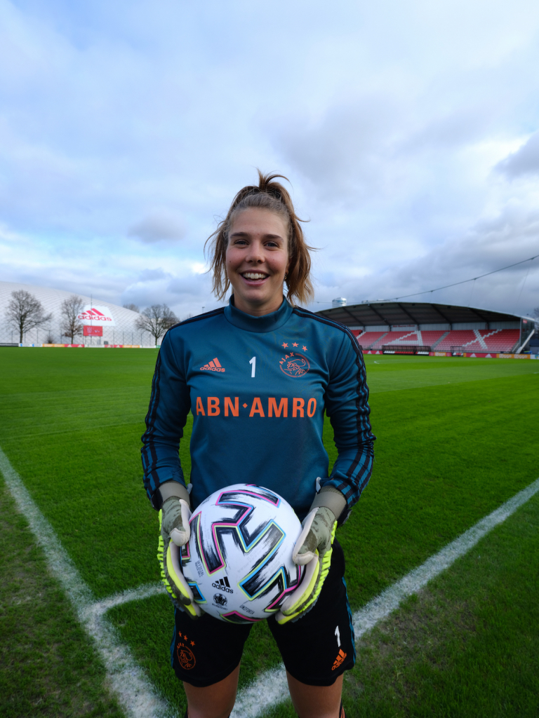 Ajaxspeelster Lize Kop wil beste keepster ter wereld worden