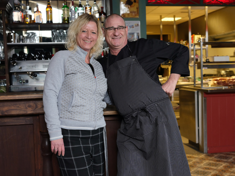 Café-restaurant Camping Zeeburg is er ook voor de buurt. Nieuwe kaart, nieuw paadje, veel plannen