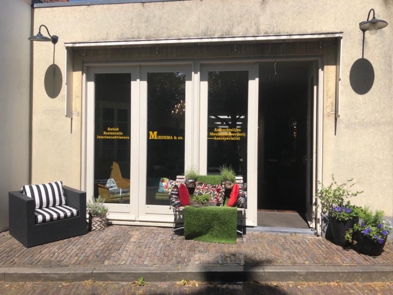 Meubelstoffeerderij Miedema & Zn.: ‘Ook in deze lastige tijden kunnen woonwensen worden vervuld’