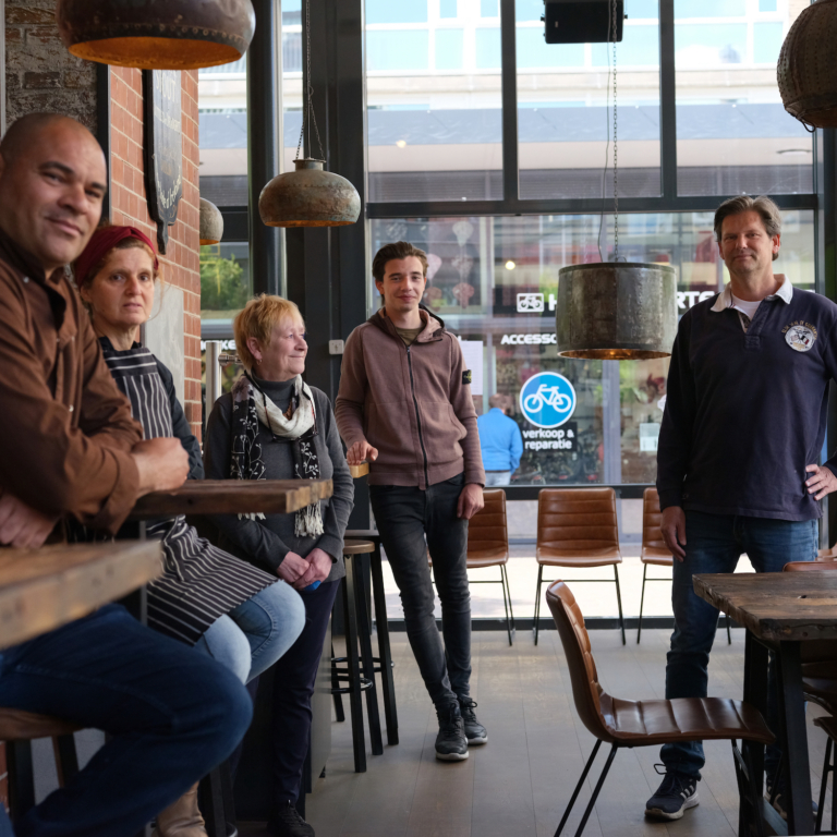 ‘Weer lekker sport kijken met de gasten’