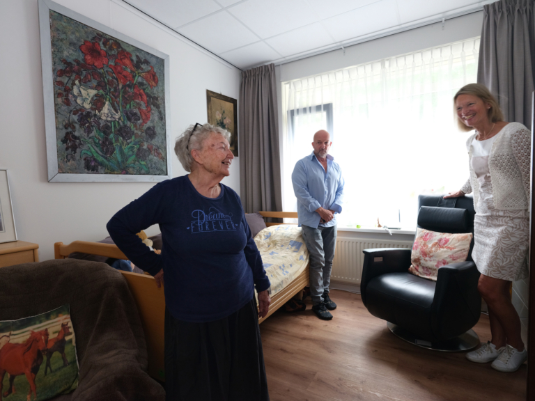 Flevohuis neemt nieuwe groepswoningen in gebruik: ‘Het is heerlijk vrij met mooi zicht op de tuin’
